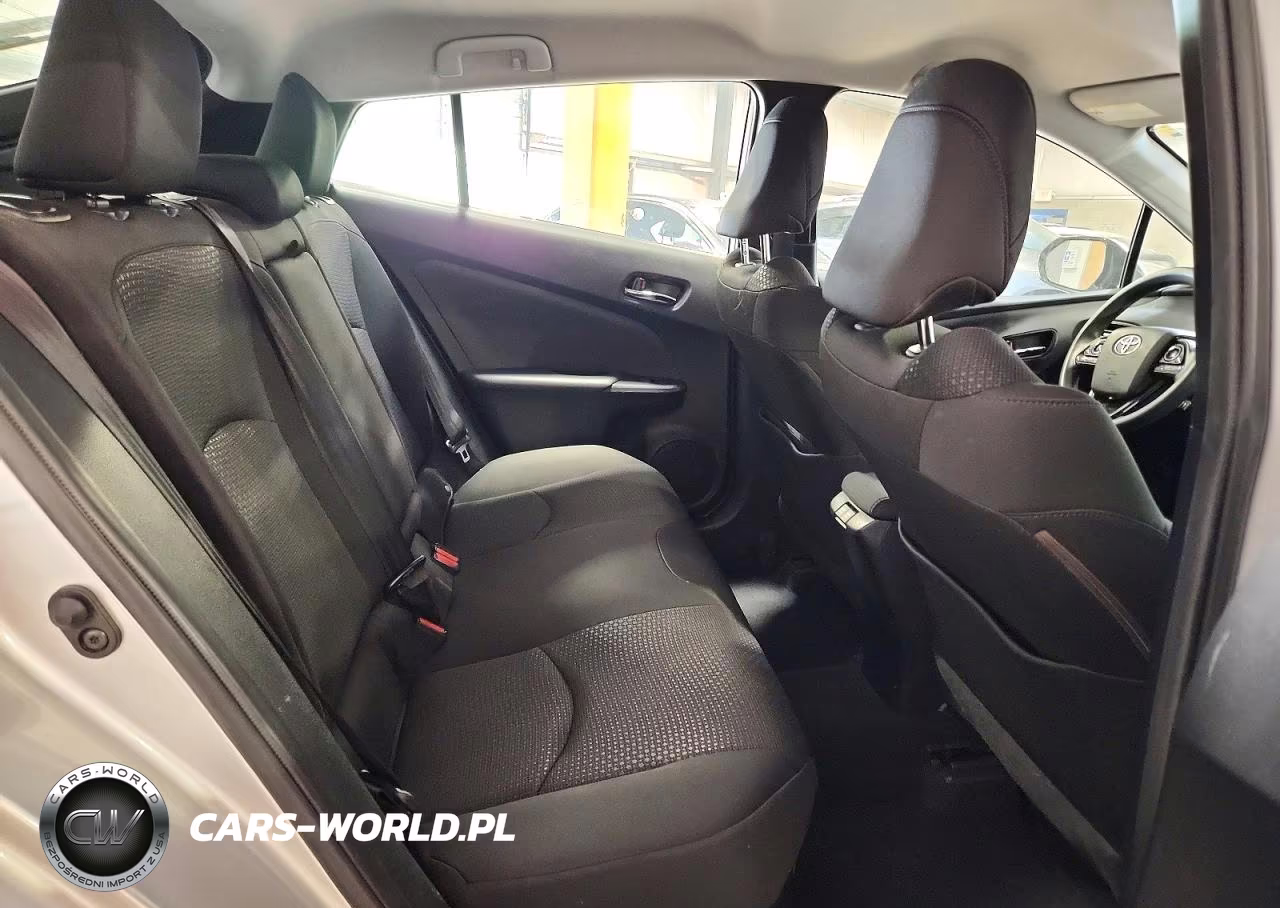 2019 Toyota Prius Le VIN:JTDKARFU7K3091807 - 10