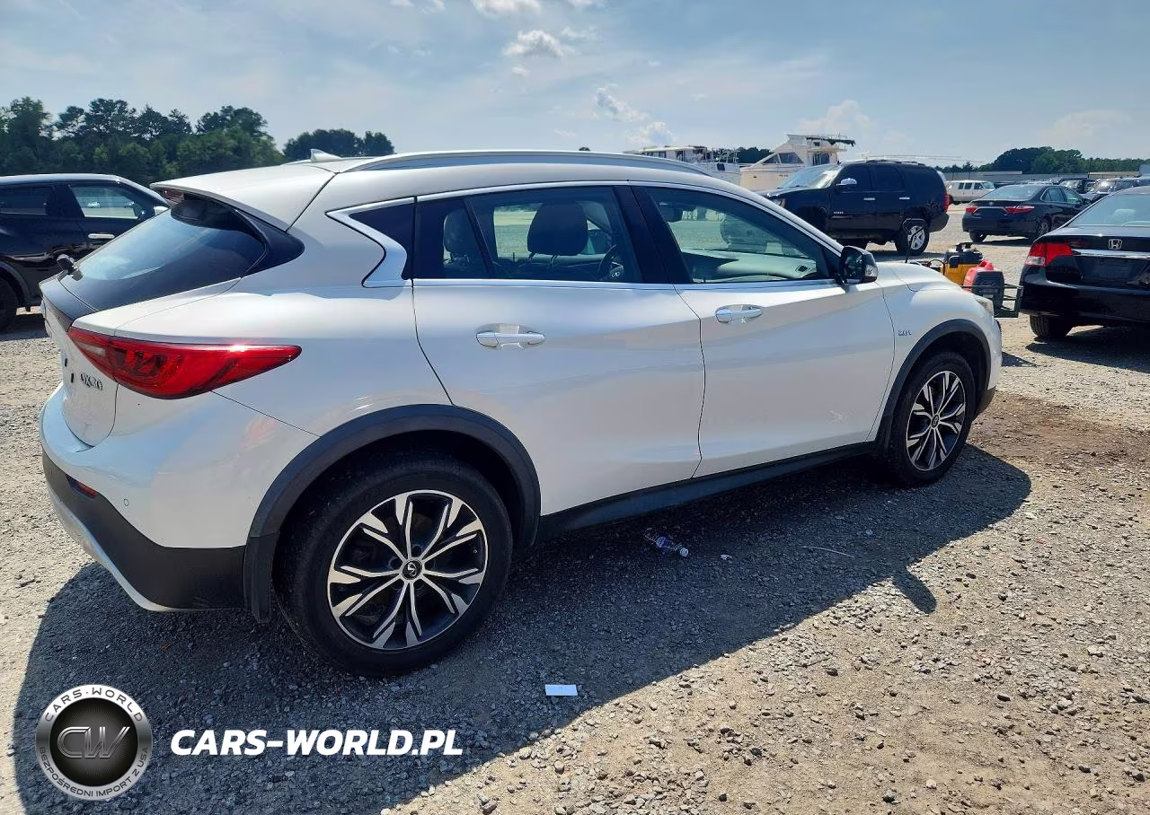 2018 Infiniti Qx30 Premium VIN:SJKCH5CR2JA041770 - 3