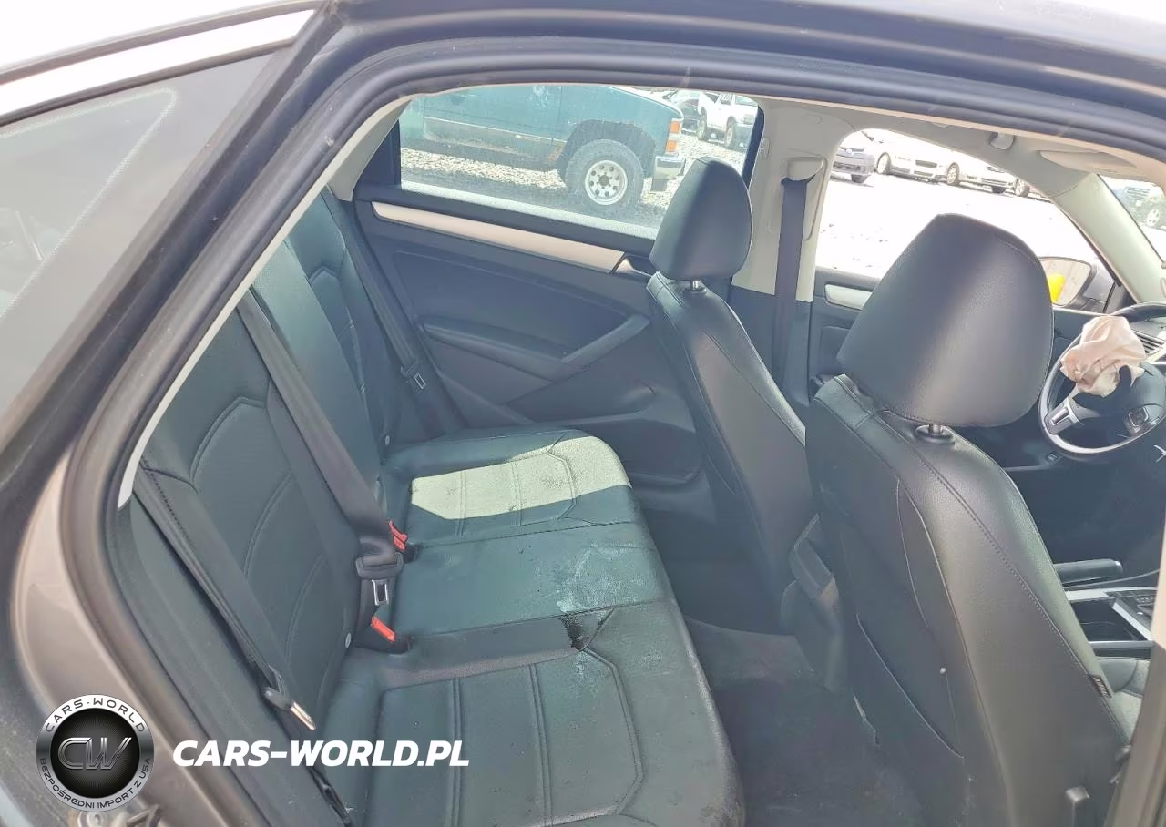 2012 Volkswagen Passat Se VIN:1VWBH7A3XCC020890 - 10