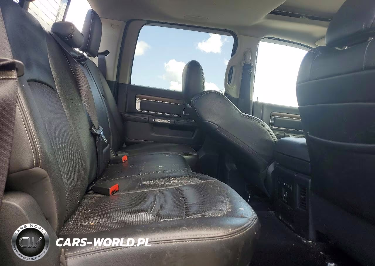 2015 Ram 1500 Laramie VIN:1C6RR7NG6FS599342 - 10