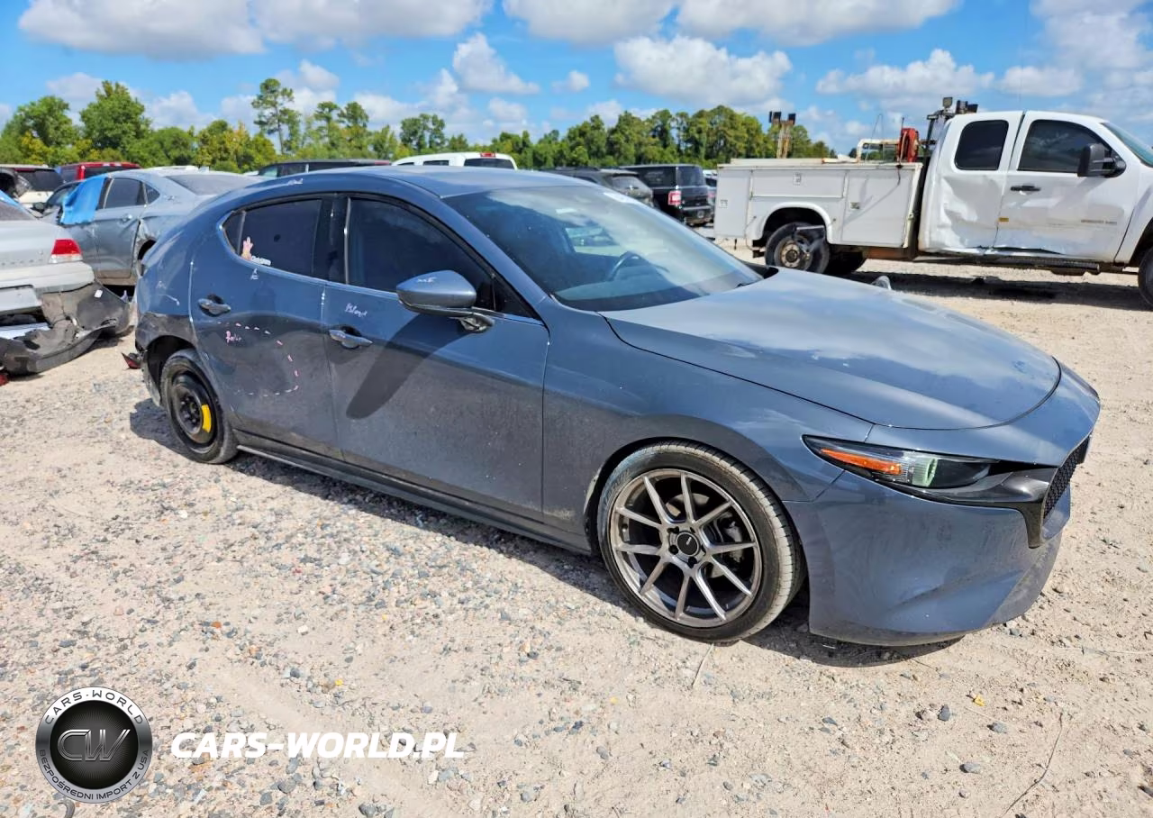 2020 Mazda 3 Premium VIN:JM1BPANMXL1161265 - 4