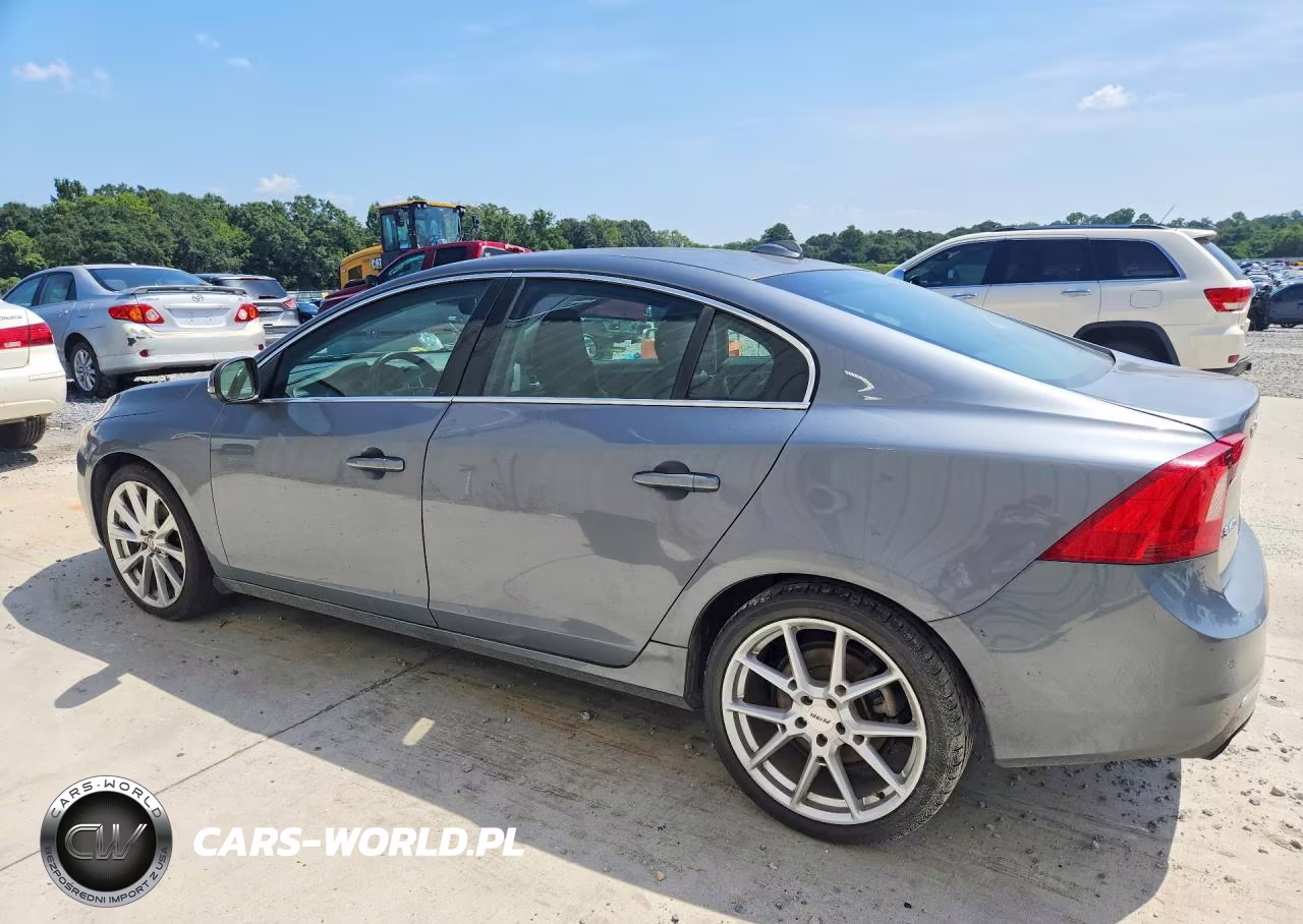 2016 Volvo S60 Platinum VIN:LYV402FM8GB110539 - 2
