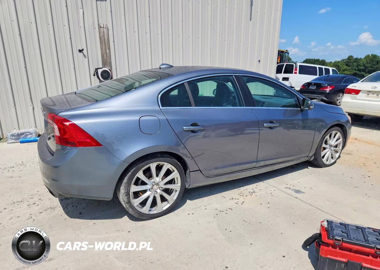 2016 Volvo S60 Platinum VIN:LYV402FM8GB110539 - 3