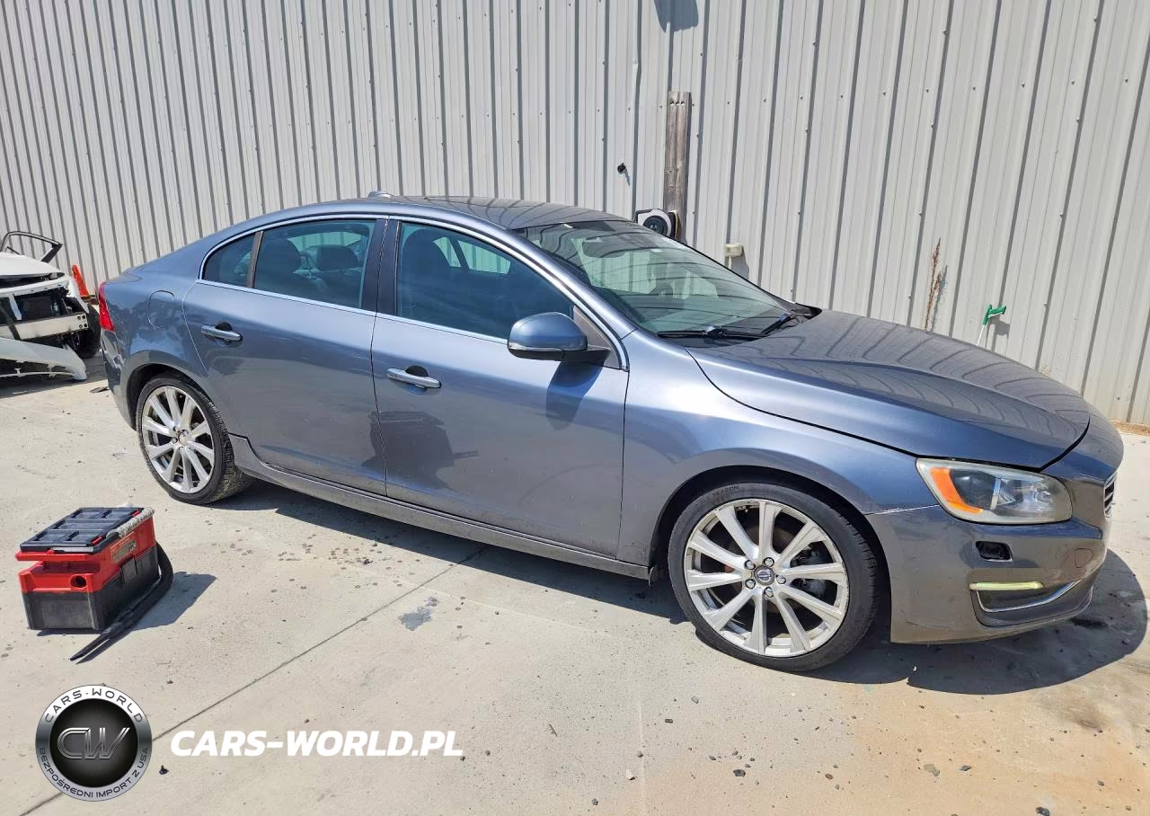 2016 Volvo S60 Platinum VIN:LYV402FM8GB110539 - 4