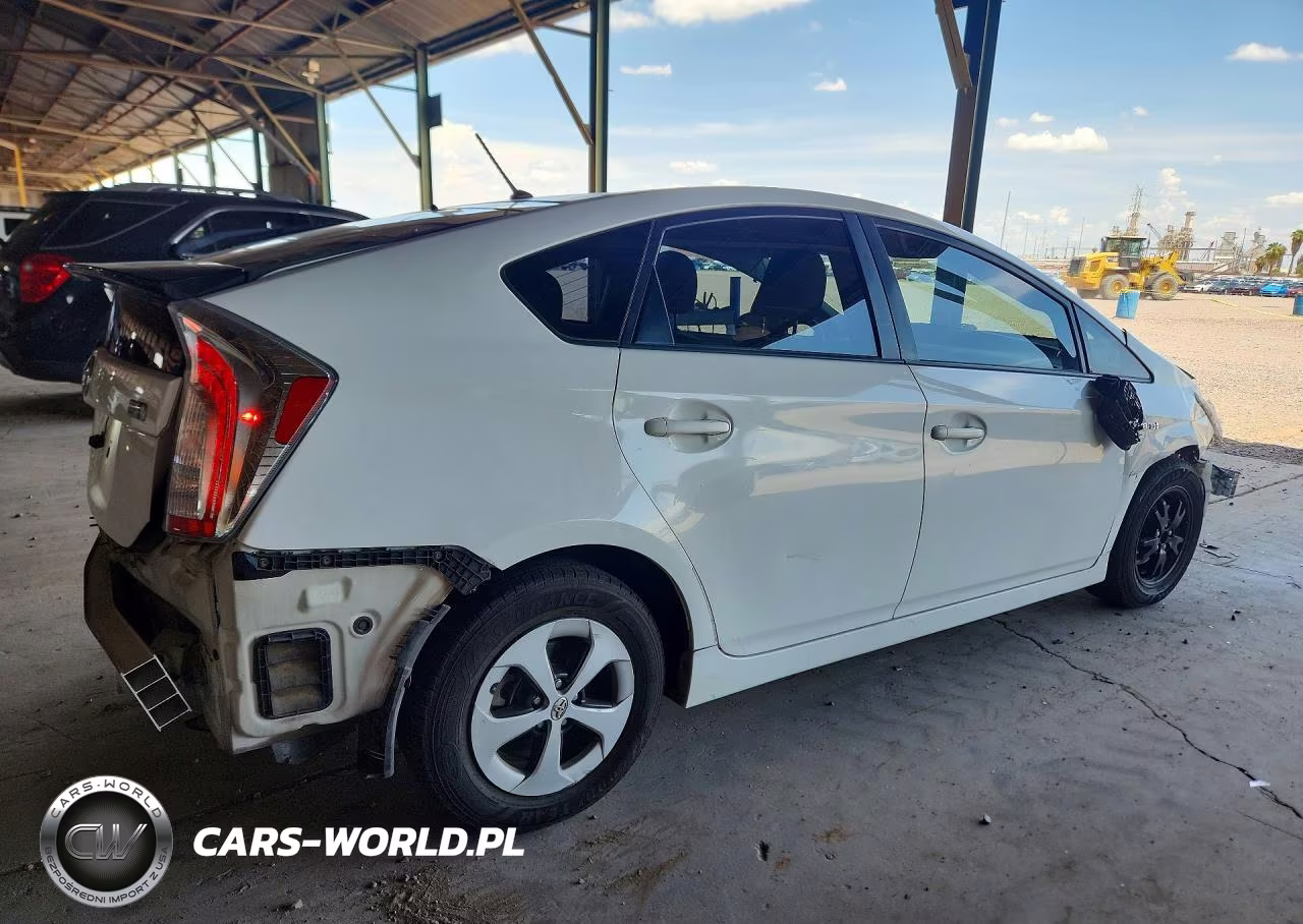 2013 Toyota Prius Two VIN:JTDKN3DU3D1646299 - 3