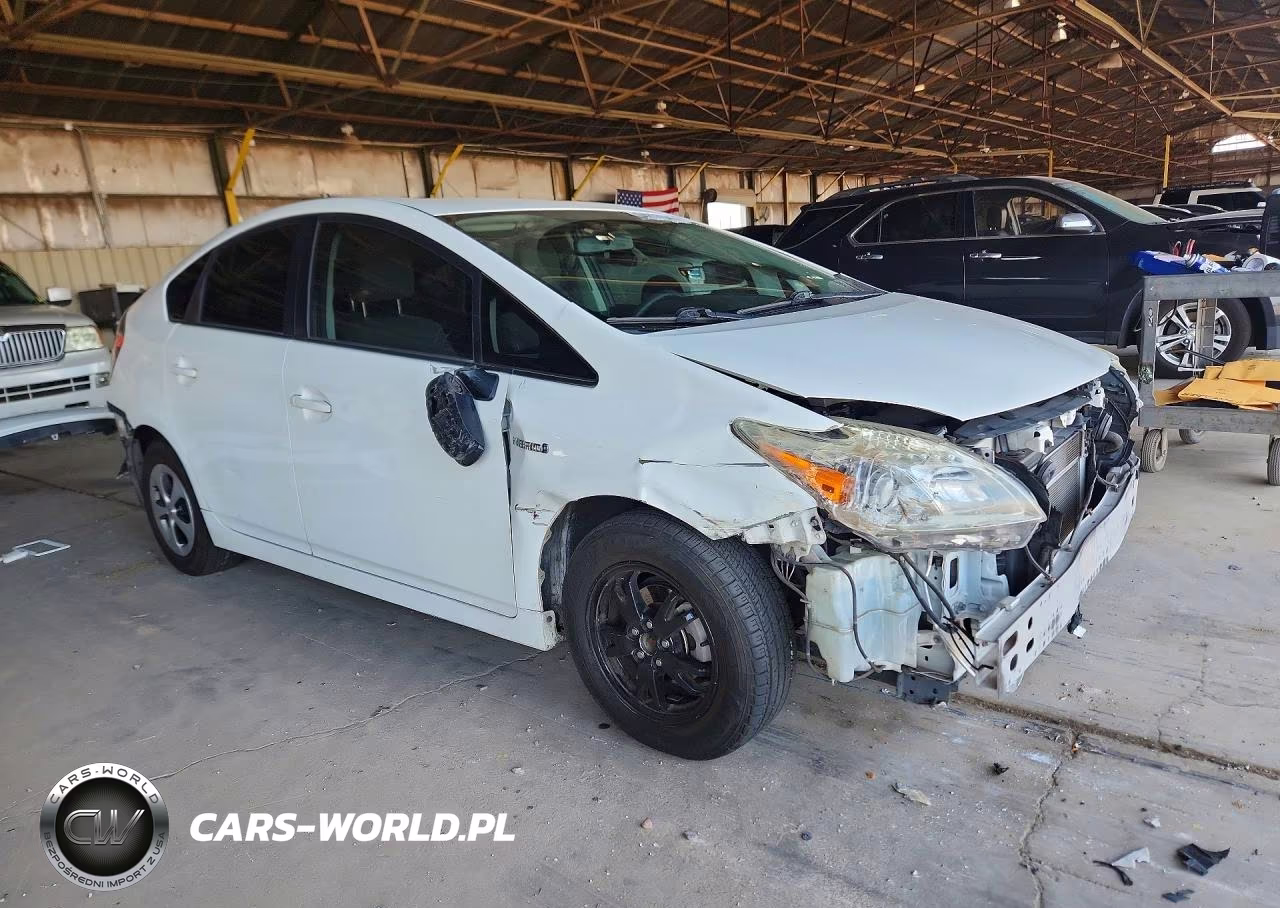 2013 Toyota Prius Two VIN:JTDKN3DU3D1646299 - 4