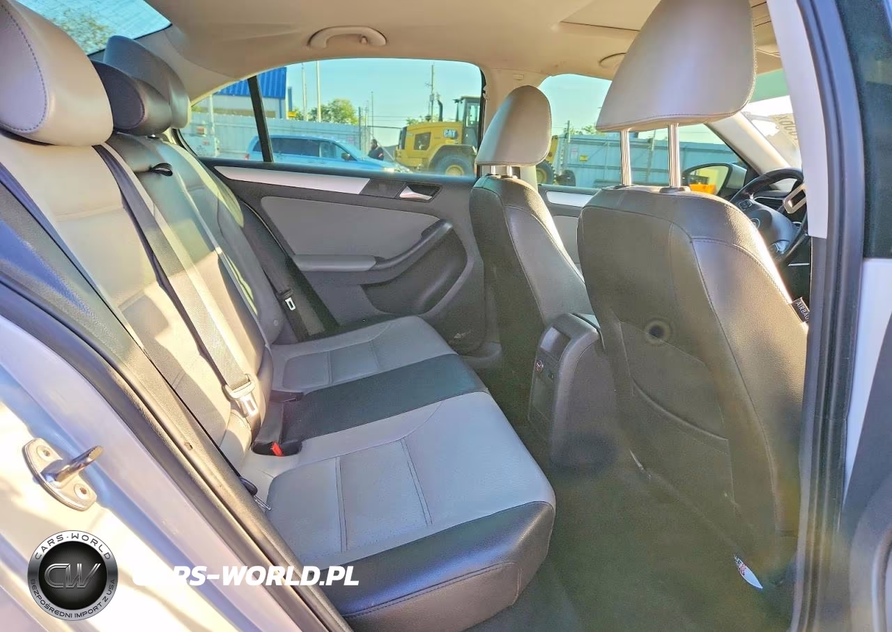 2013 Volkswagen Jetta Hybrid VIN:3VW637AJ4DM272648 - 10