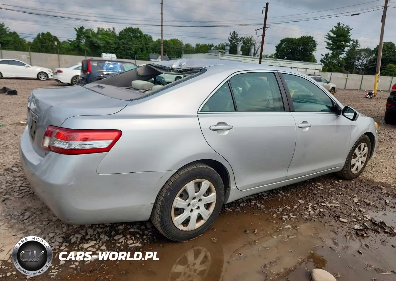 2010 Toyota Camry Le VIN:4T1BF3EK0AU025697 - 3