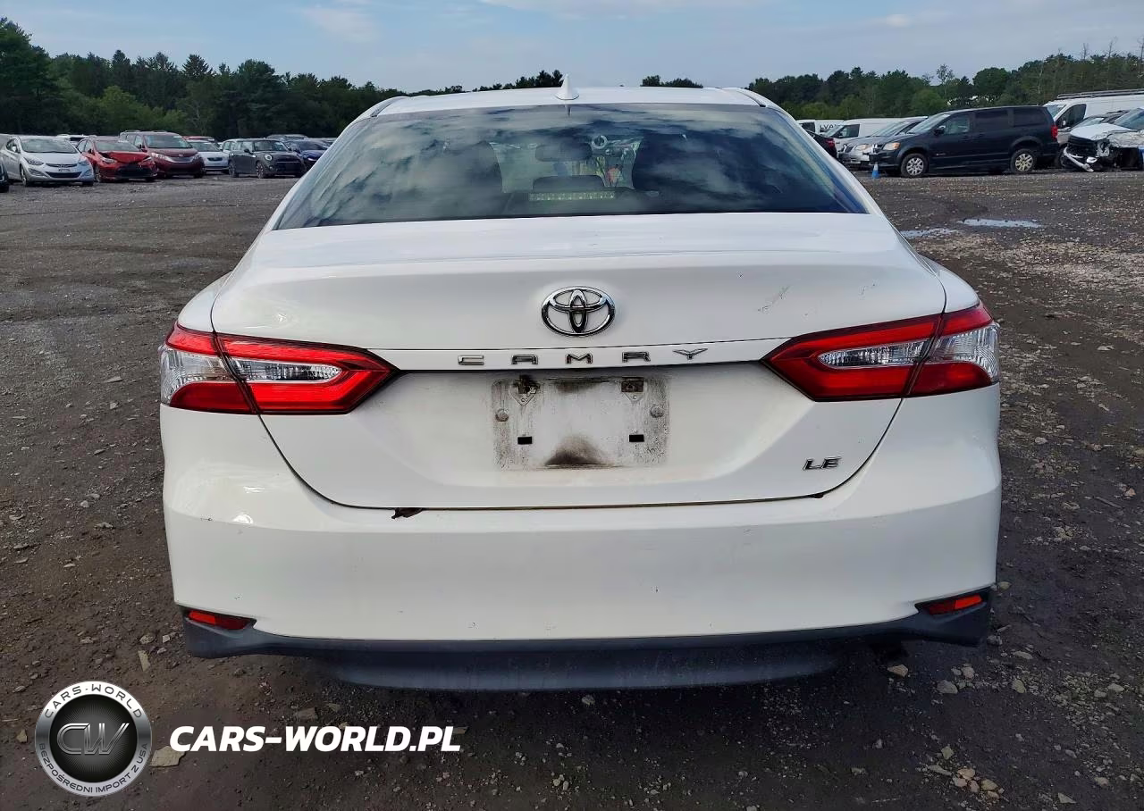 2018 Toyota Camry Le VIN:JTNB11HK5J3000458 - 6