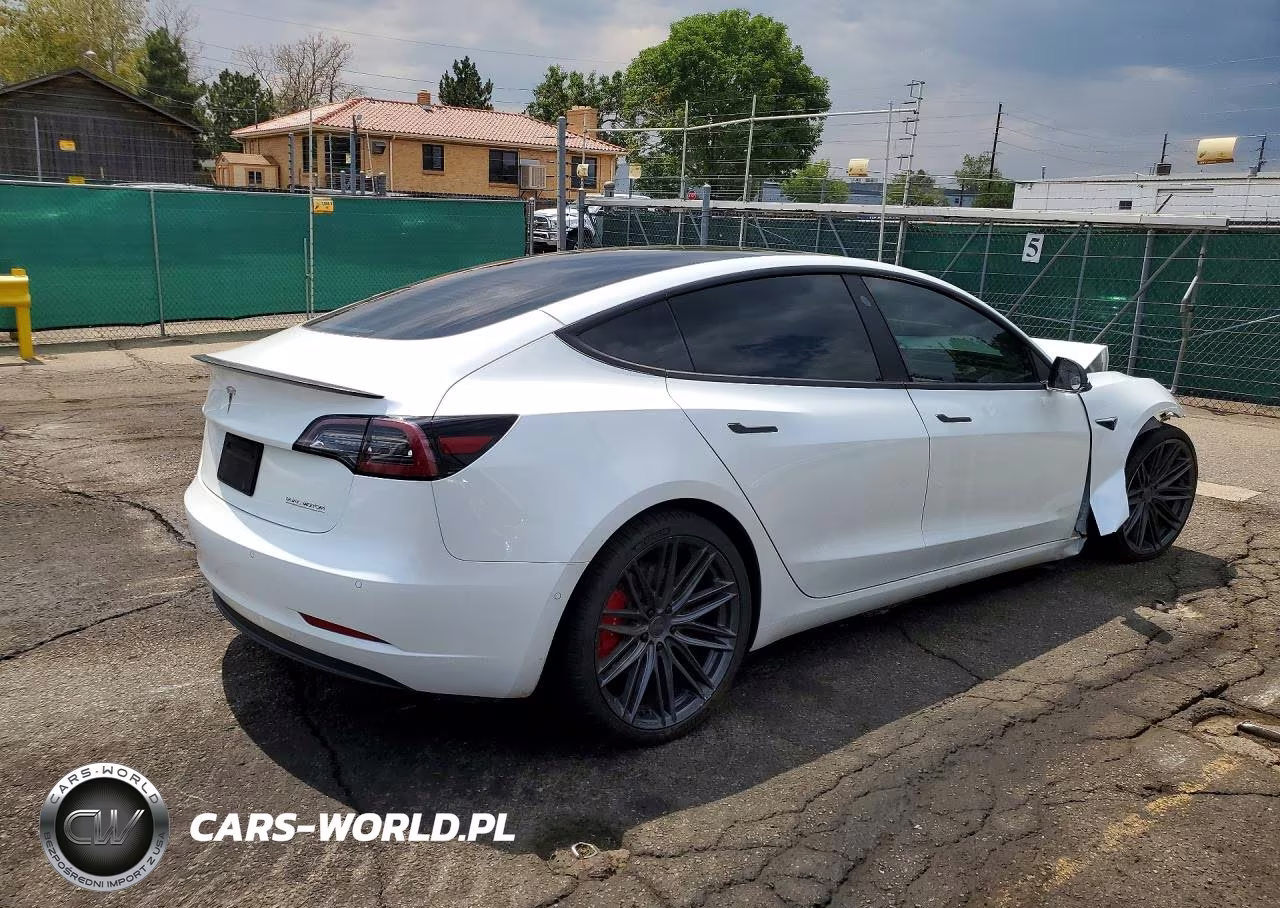 2020 Tesla Model 3 VIN:5YJ3E1EC8LF642138 - 3