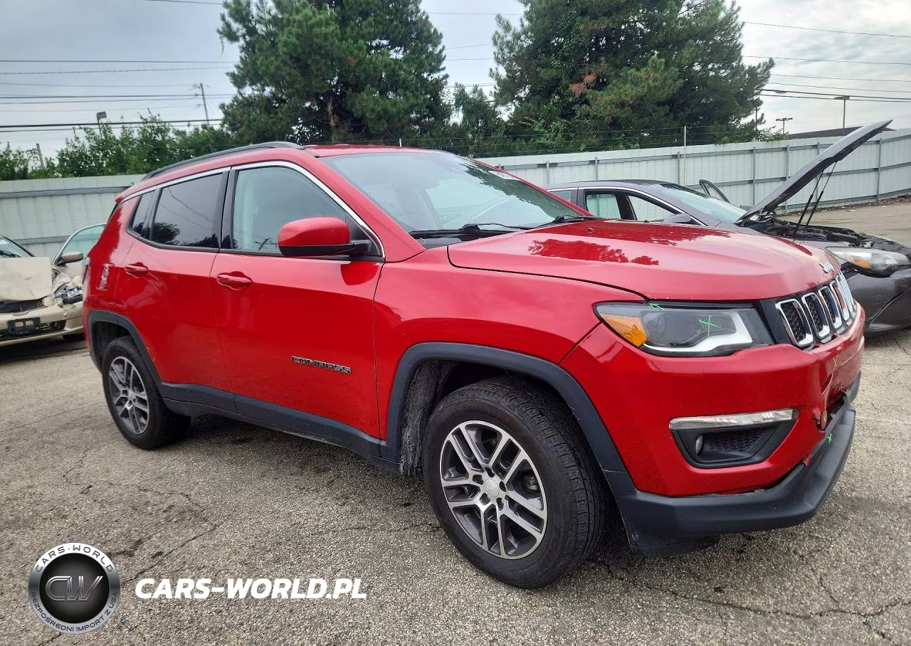 2017 Jeep Compass Latitude VIN:3C4NJDBB9HT692377 - 4