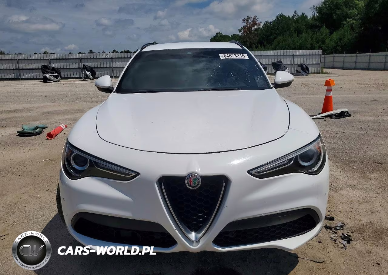 2018 Alfa Romeo Stelvio Ti Sport VIN:ZASFAKNN6J7C10688 - 5