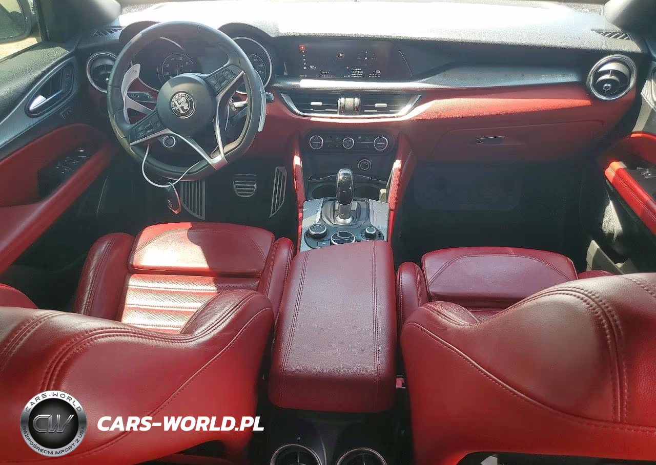 2018 Alfa Romeo Stelvio Ti Sport VIN:ZASFAKNN6J7C10688 - 8