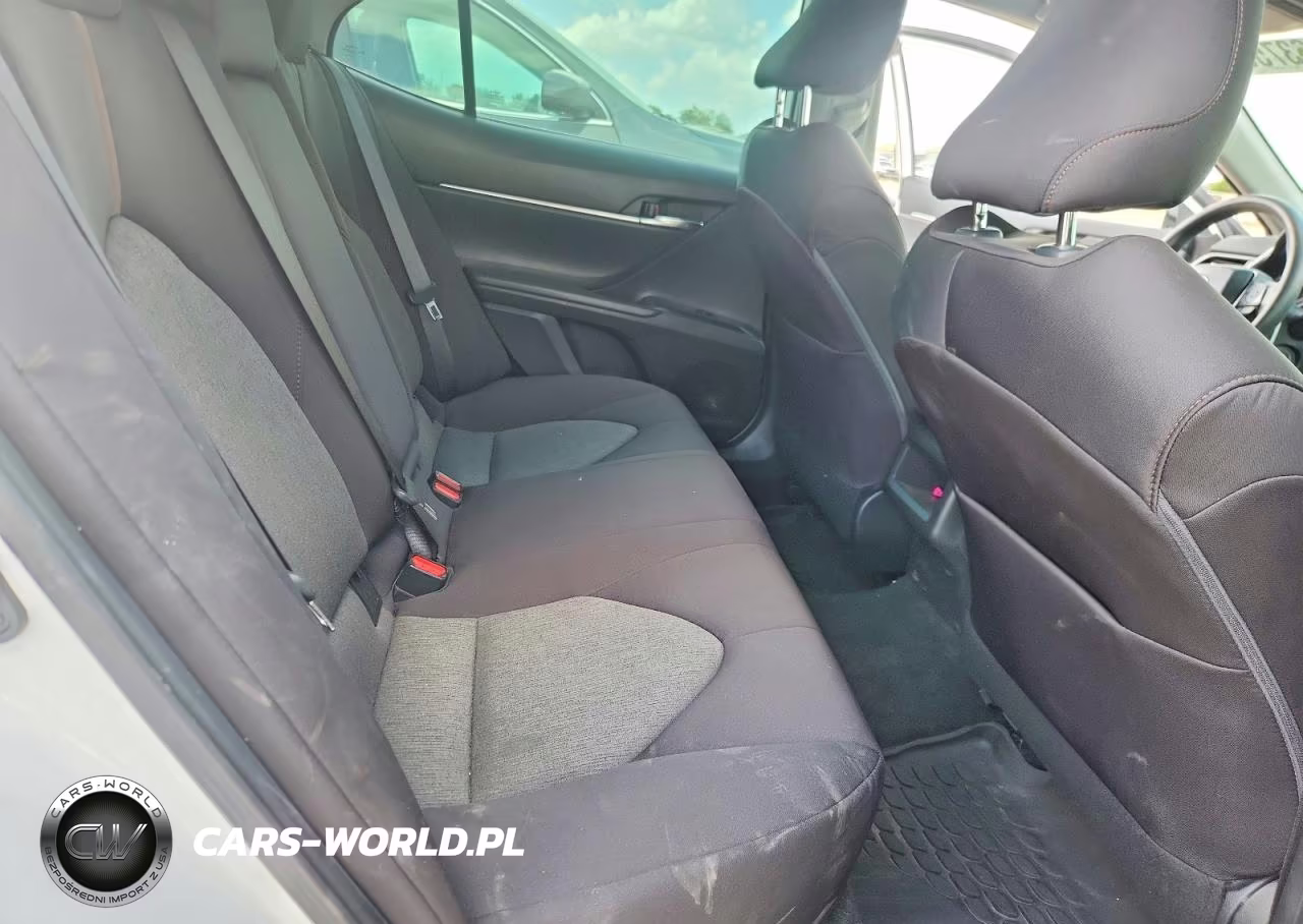 2020 Toyota Camry Le VIN:4T1C11AK9LU965187 - 17