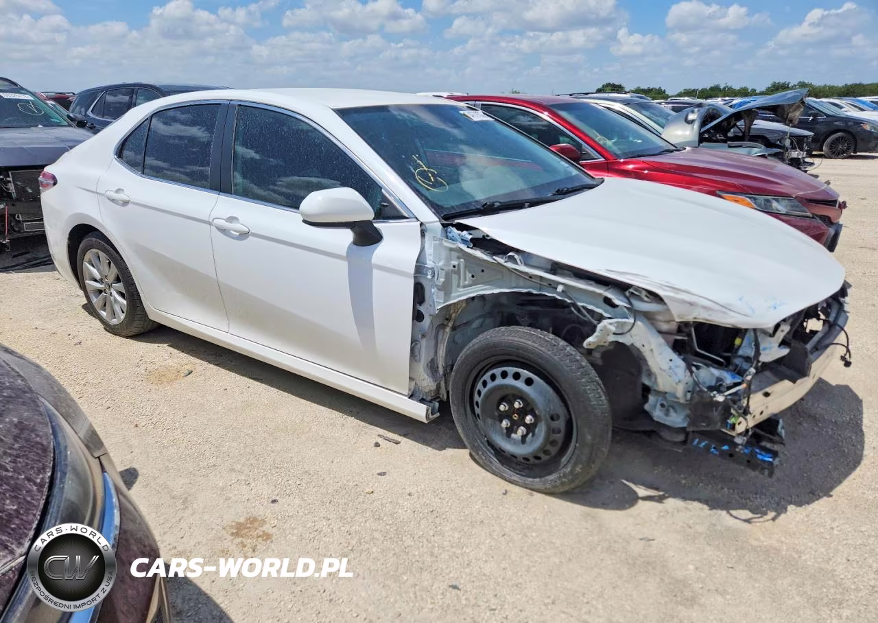 2020 Toyota Camry Le VIN:4T1C11AK9LU965187 - 6