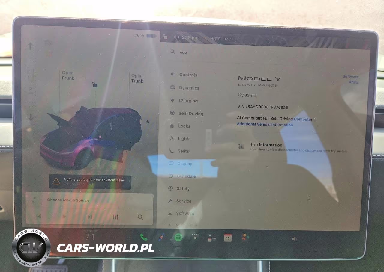 2026 Tesla Model Y VIN:7SAYGDED8TF376925 - 9
