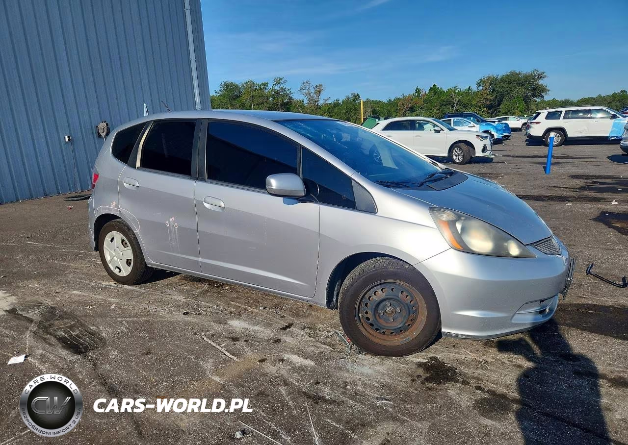 2013 Honda Fit VIN:JHMGE8H31DC036179 - 4