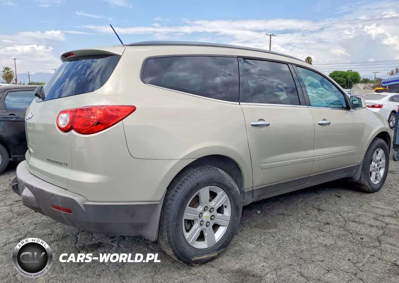 2010 Chevrolet Traverse Lt VIN:1GNLRFED0AJ196929 - 3