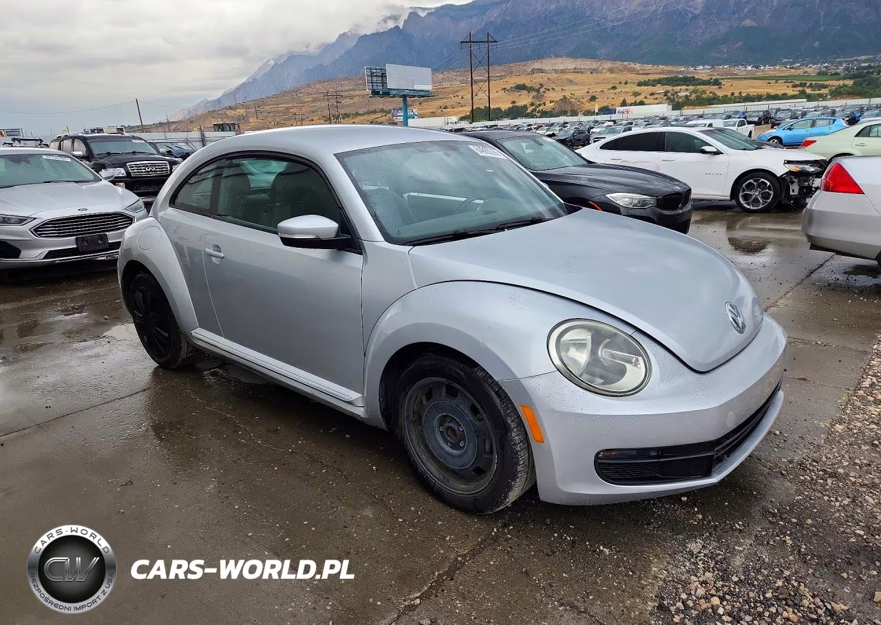 2012 Volkswagen Beetle VIN:3VWJP7AT3CM618607 - 4