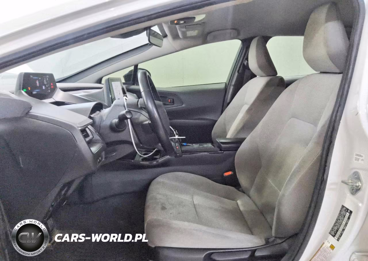 2024 Toyota Prius Le VIN:JTDACAAU2R3025495 - 7