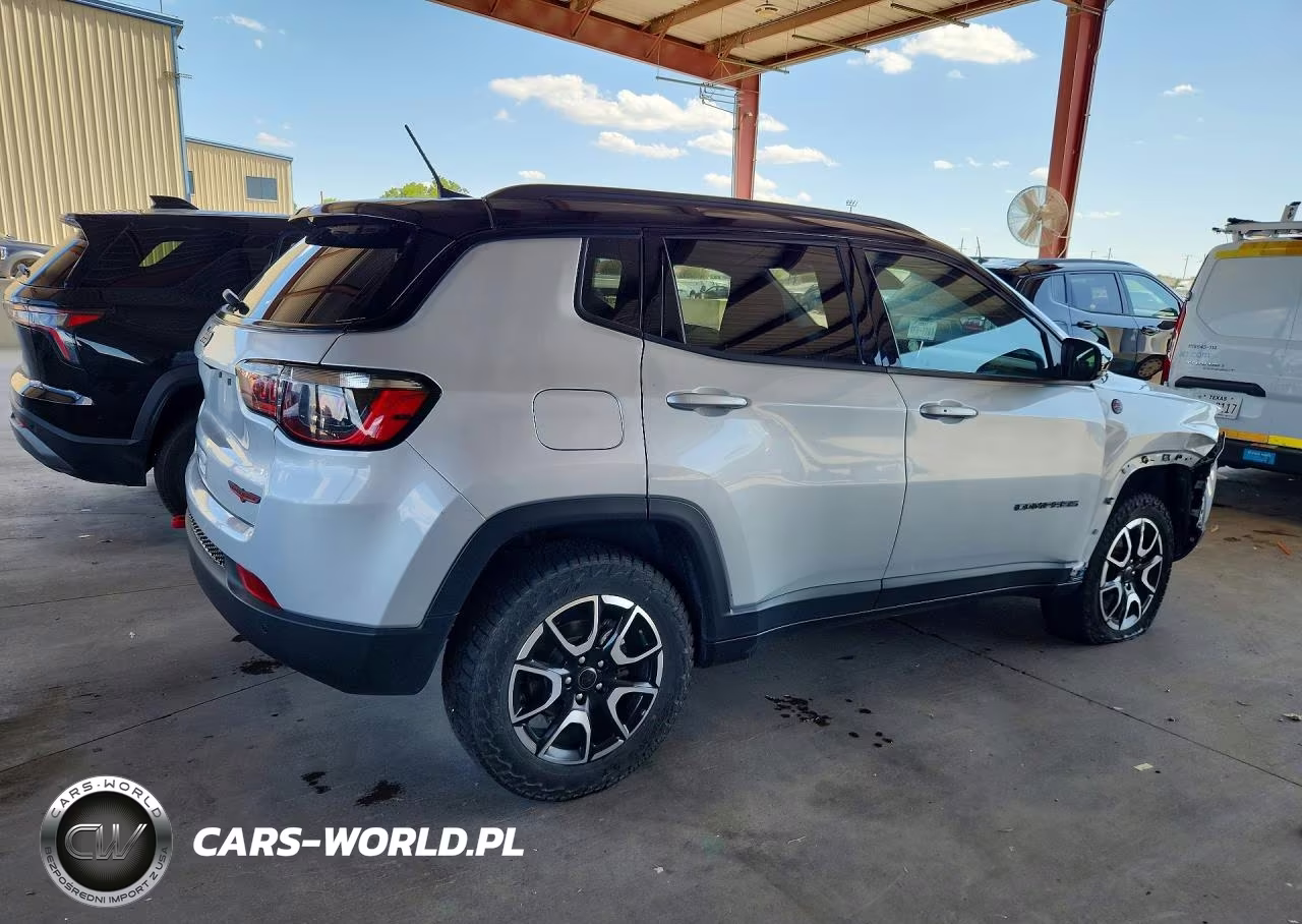 2025 Jeep Compass Trailhawk VIN:3C4NJDDN0ST551129 - 3