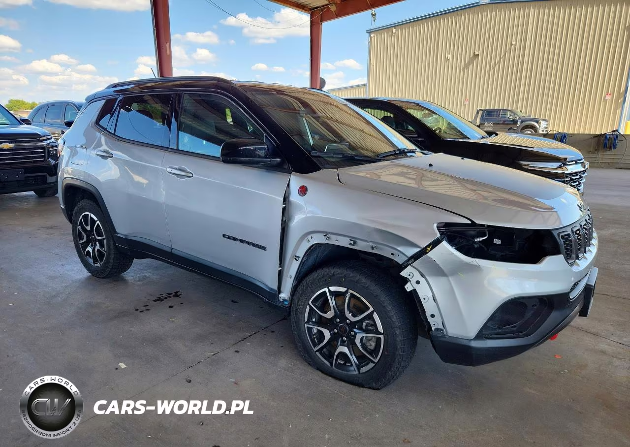 2025 Jeep Compass Trailhawk VIN:3C4NJDDN0ST551129 - 4