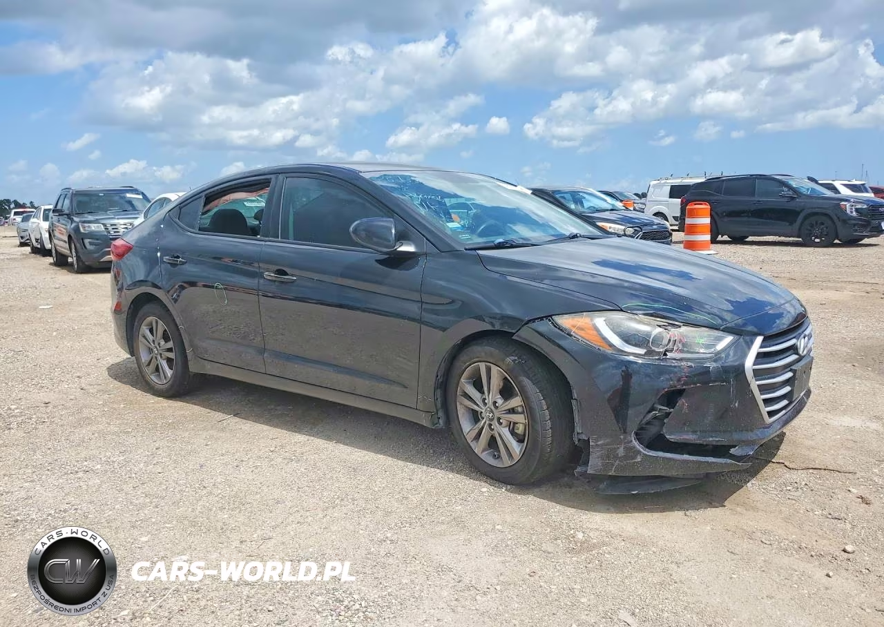 2018 Hyundai Elantra Sel VIN:5NPD84LF3JH391134 - 4