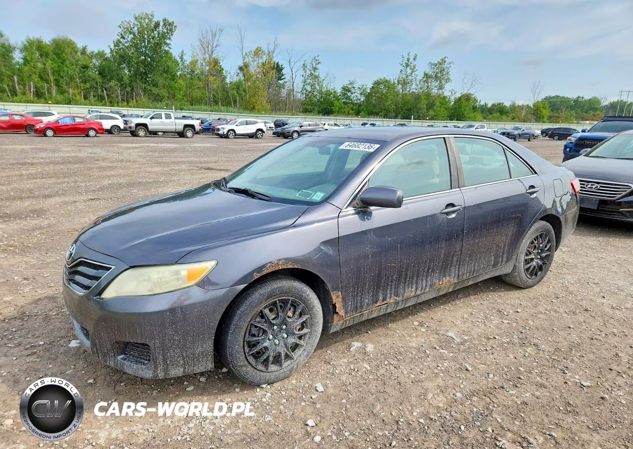 2011 Toyota Camry Le – zdjęcie 1 z 12