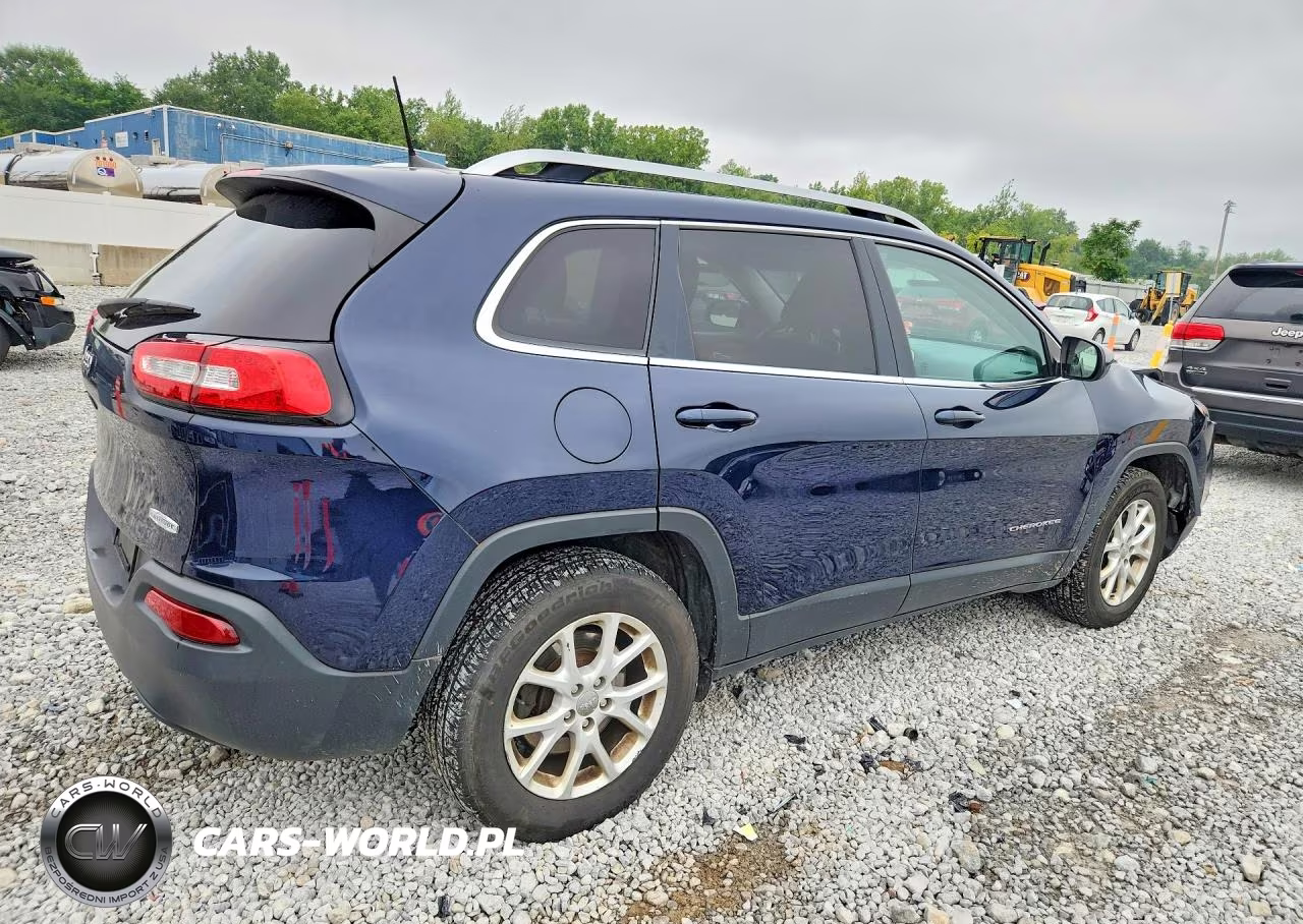 2016 Jeep Cherokee Latitude VIN:1C4PJMCB7GW338258 - 3