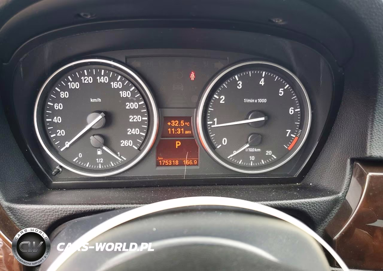 2011 BMW 328 Xi VIN:WBAPK7C50BF088005 - 9