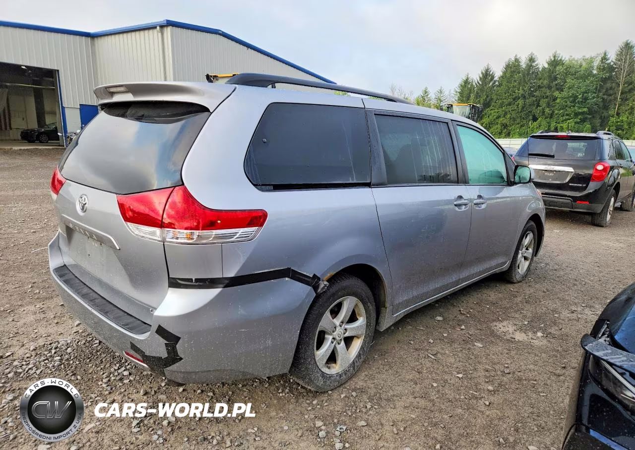 2011 Toyota Sienna Le VIN:5TDKK3DC5BS031009 - 3