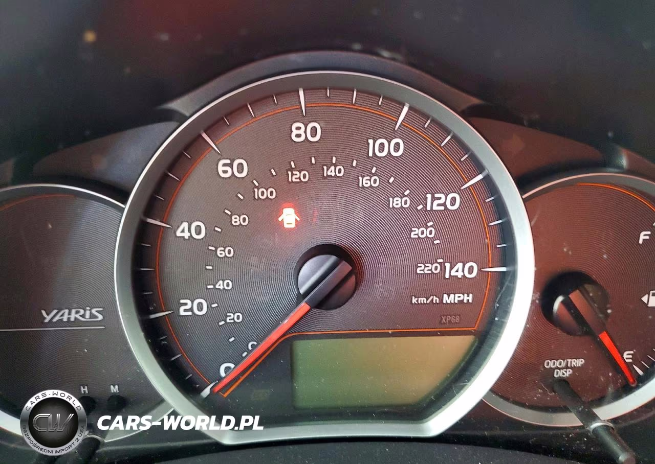 2013 Toyota Yaris 5-Door Le VIN:JTDKTUD32DD566204 - 9
