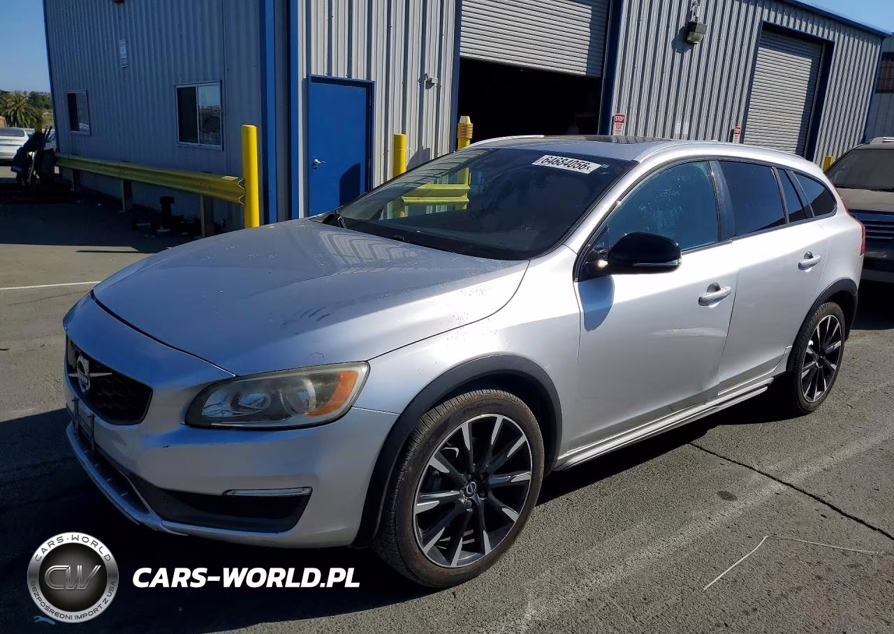 2016 Volvo V60 Cross Country Premier
