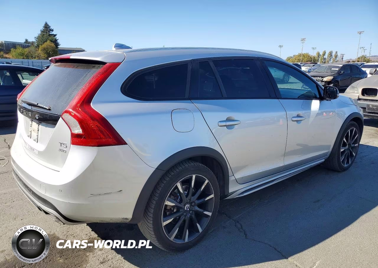 2016 Volvo V60 Cross Country Premier VIN:YV4612HK5G1017449 - 3
