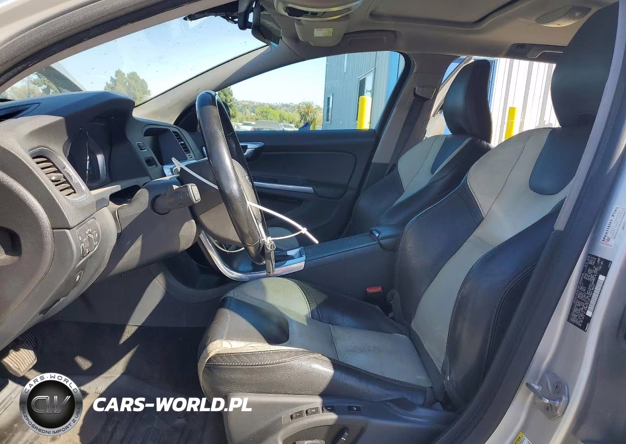 2016 Volvo V60 Cross Country Premier VIN:YV4612HK5G1017449 - 7