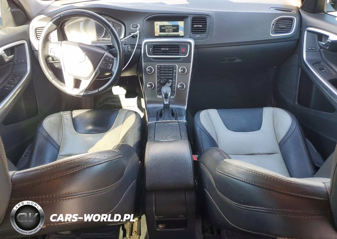2016 Volvo V60 Cross Country Premier VIN:YV4612HK5G1017449 - 8