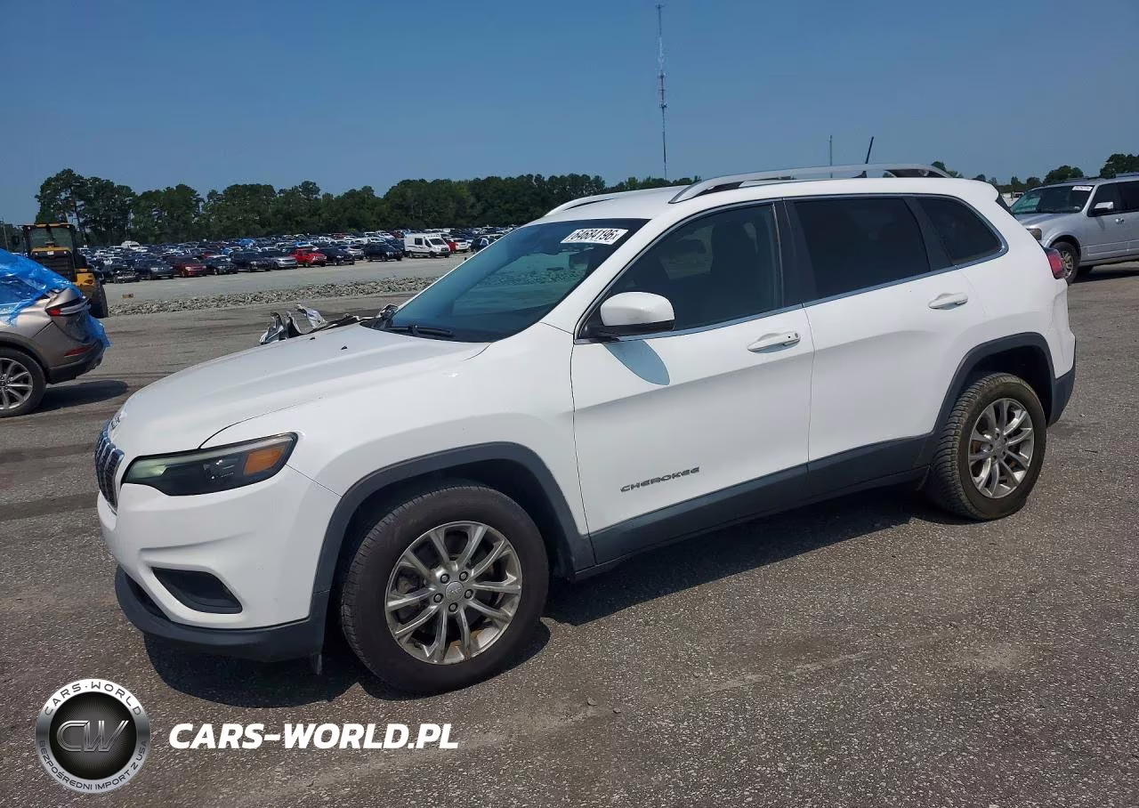 2019 Jeep Cherokee Latitude Plus VIN:1C4PJLLB6KD324396 - 1