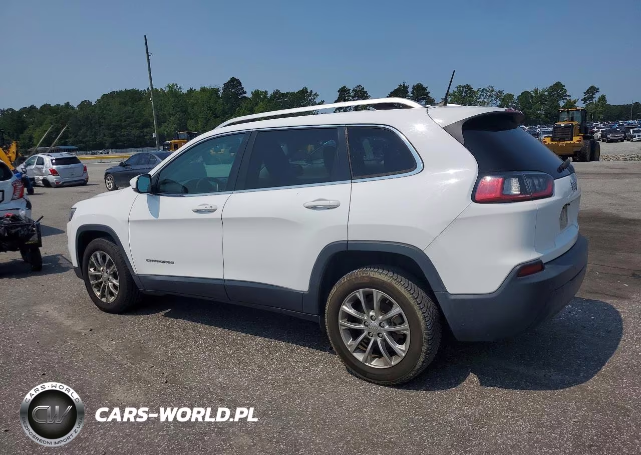 2019 Jeep Cherokee Latitude Plus VIN:1C4PJLLB6KD324396 - 2