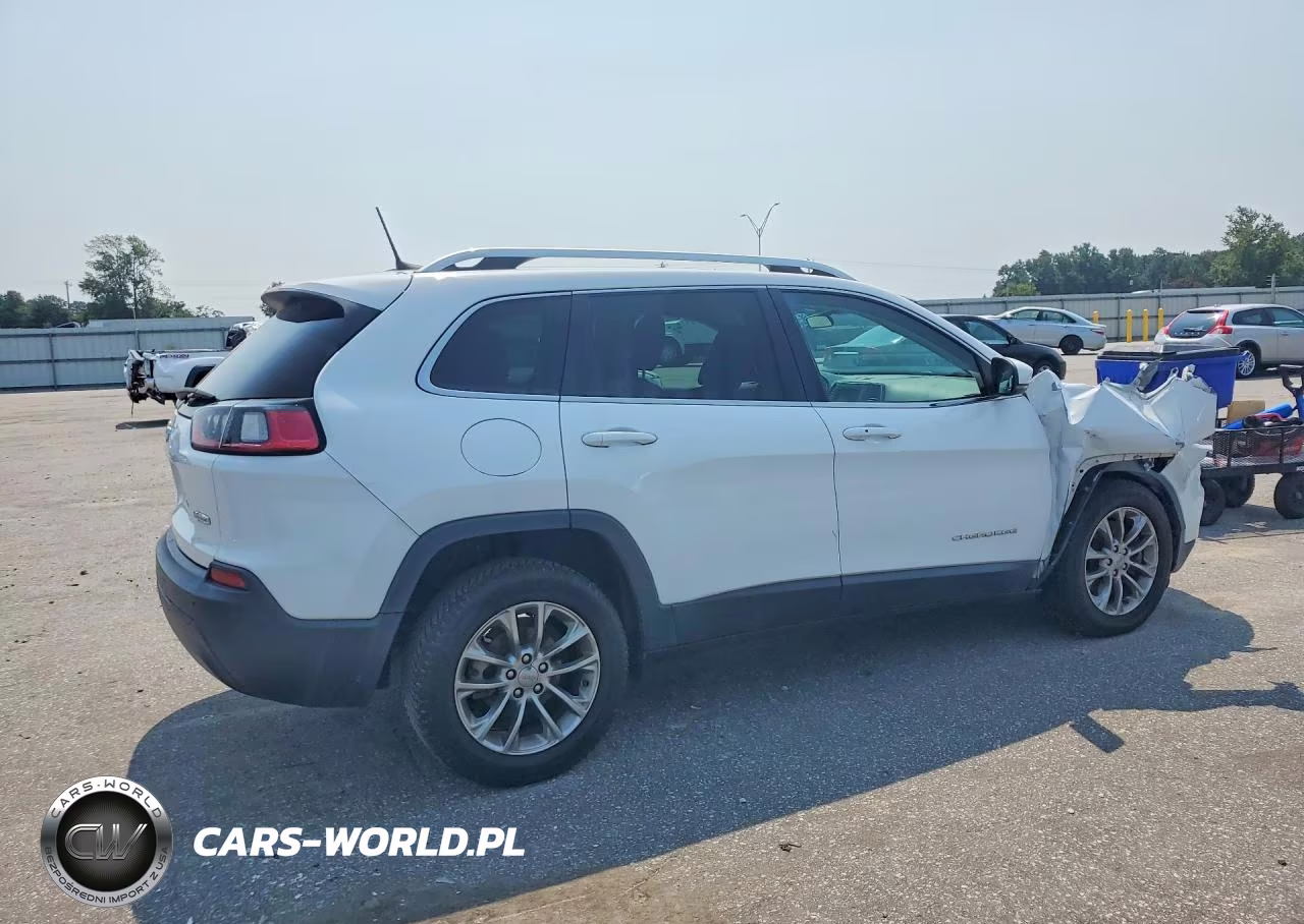 2019 Jeep Cherokee Latitude Plus VIN:1C4PJLLB6KD324396 - 3