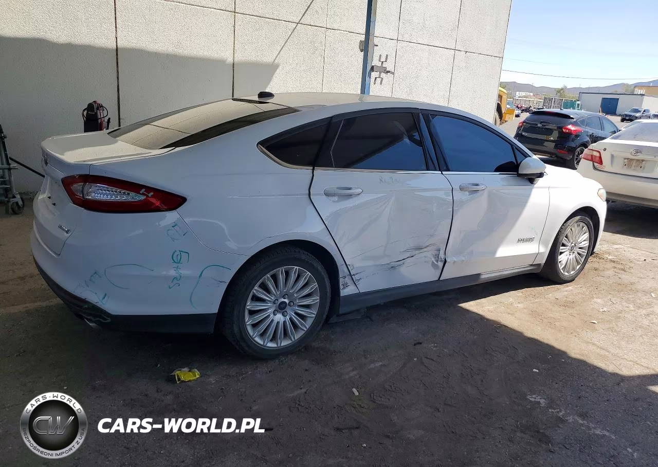 2016 Ford Fusion S Hybrid VIN:3FA6P0UU8GR404618 - 3