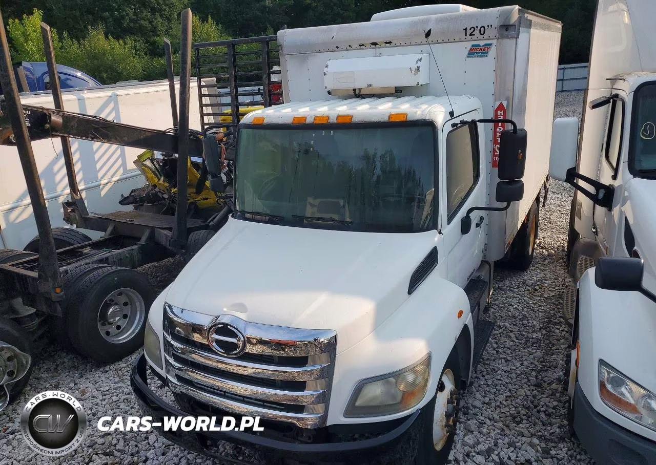2015 Hino 258-268 Box Truck