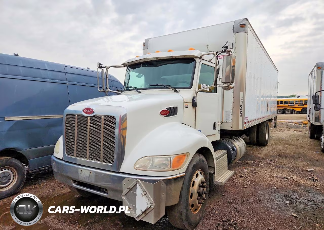 2016 Peterbilt 337 Box Truck – zdjęcie 1 z 10