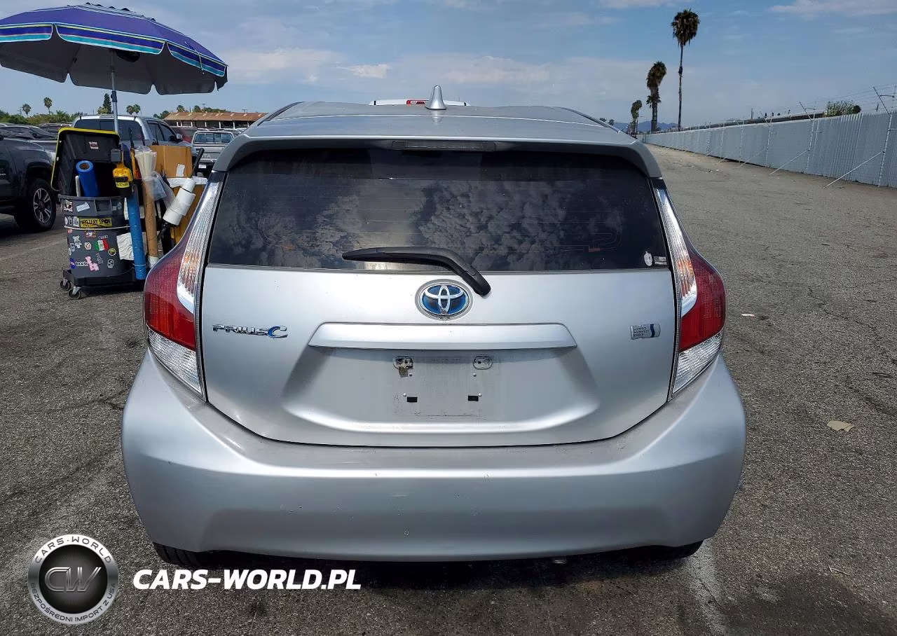 2016 Toyota Prius C One VIN:JTDKDTB33G1115976 - 6