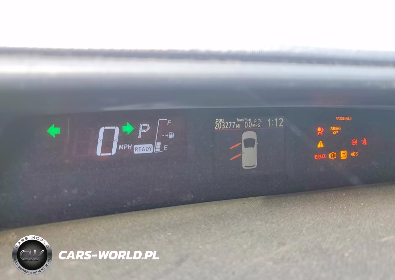 2016 Toyota Prius C One VIN:JTDKDTB33G1115976 - 9