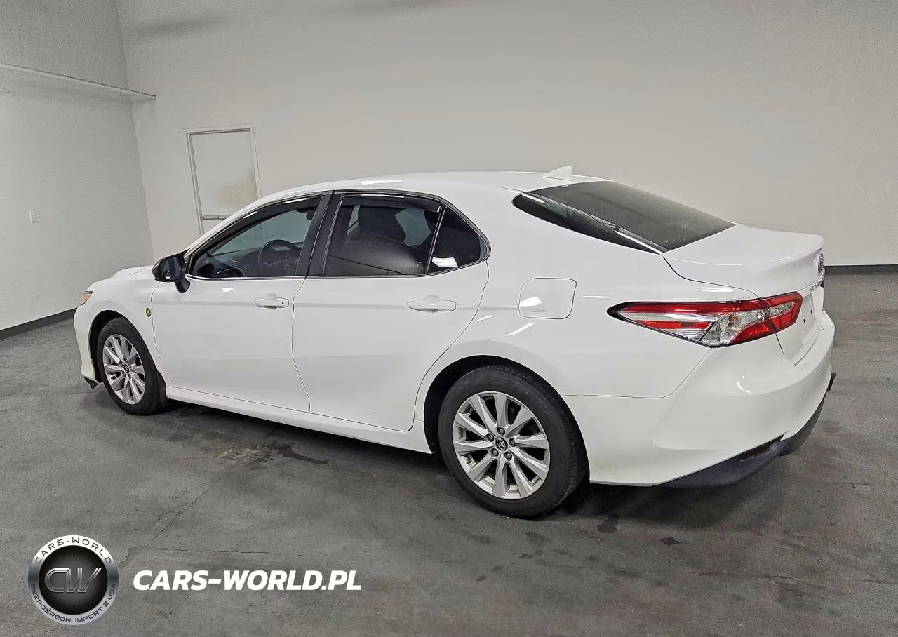 2019 Toyota Camry Le VIN:4T1B11HK4KU183430 - 2