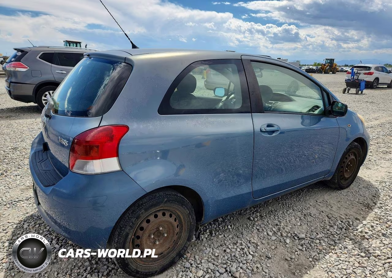 2011 Toyota Yaris Base VIN:JTDJT4K32B5329282 - 3