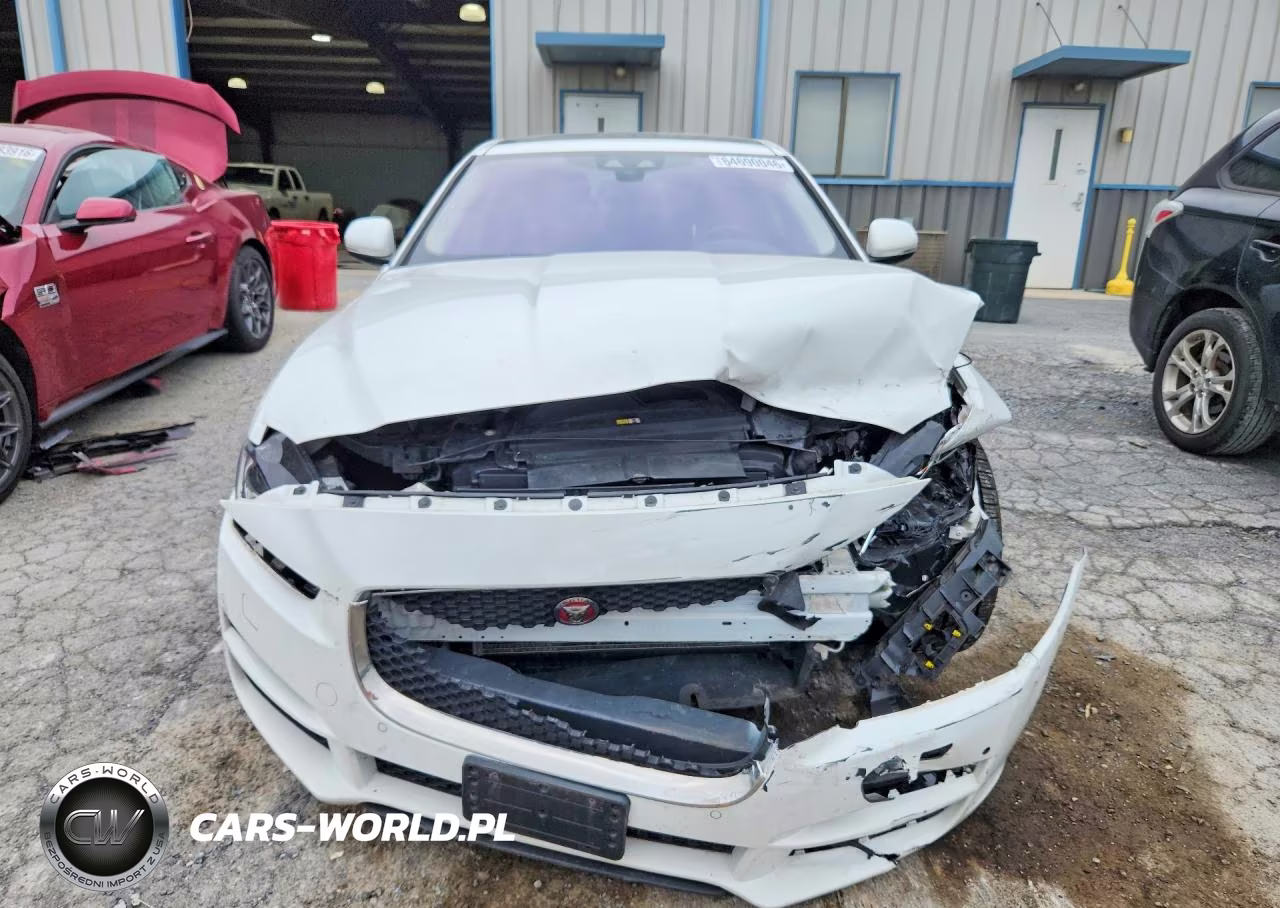 2018 Jaguar Xe Premium VIN:SAJAJ4FN4JCP28370 - 5