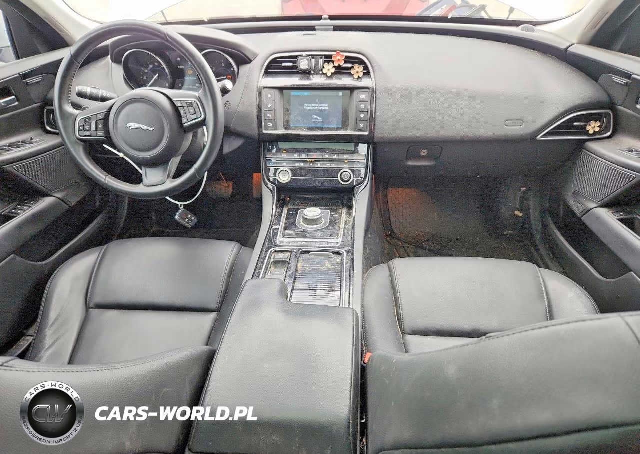 2018 Jaguar Xe Premium VIN:SAJAJ4FN4JCP28370 - 8
