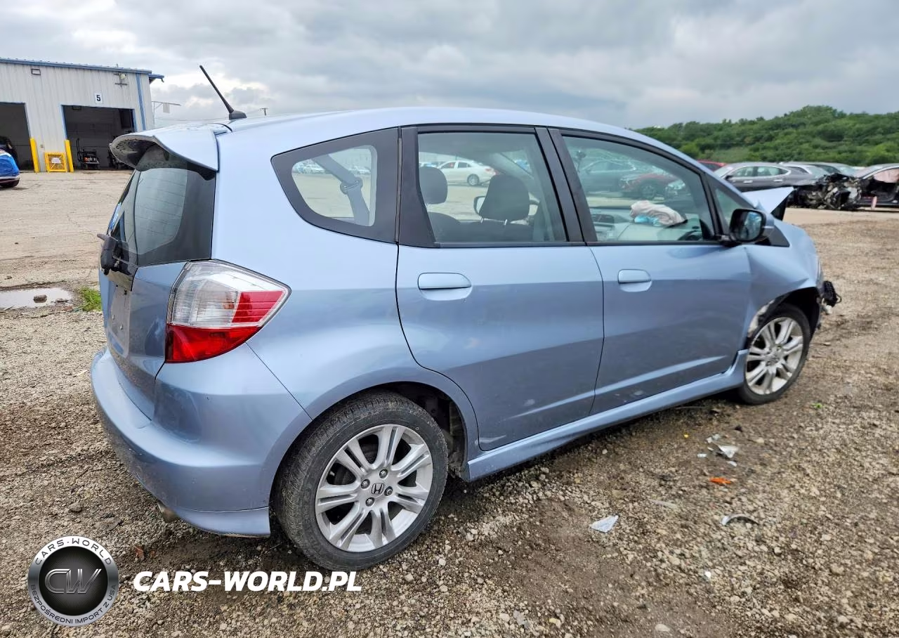 2011 Honda Fit Sport VIN:JHMGE8H5XBC003387 - 3