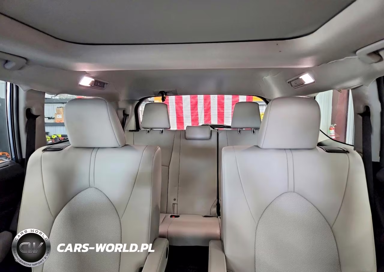 2024 Toyota Grand Highlander Xle VIN:5TDAAAB55RS040956 - 10